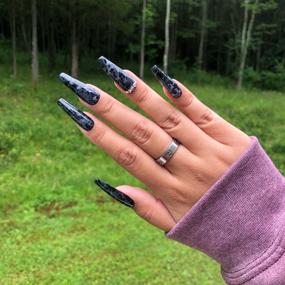 Custom Press on Nails - Picture 2 of 8